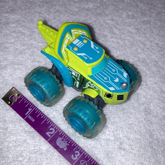 2014 Blaze And The Monster Machines Zeg Blue Tires Robot Rider Diecast - Picture 1 of 5